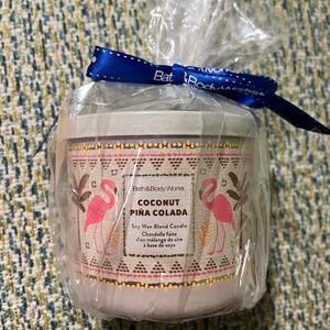 Pina colada bath and body works candle